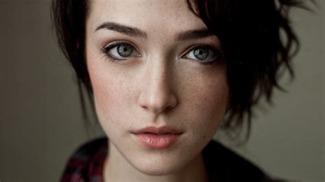 Wallpaper Face Women Model Blue Eyes Short Hair Brunette Closeup Black Hair Freckles