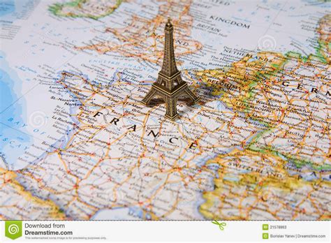 Tour the world's most visited monument. Behind the Scenes at Stuart Ng Books: Paris -- the city of ...