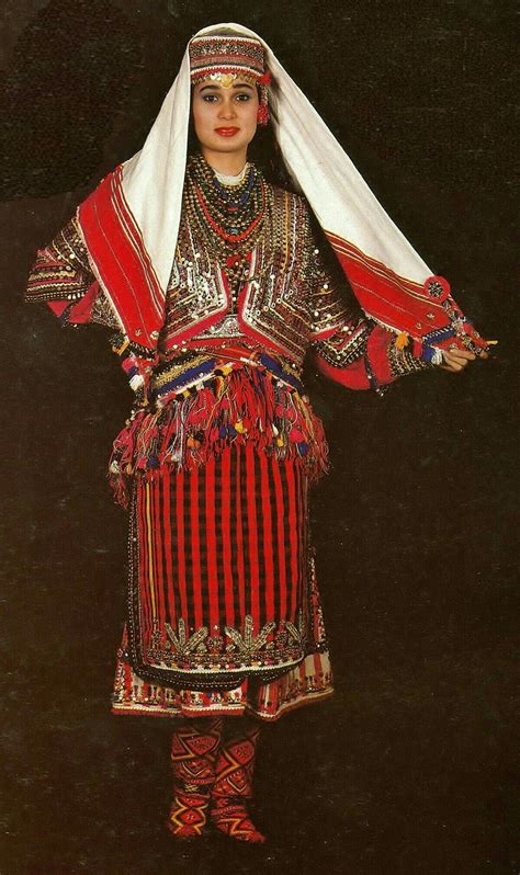 traditional turkish costumes from canakkale türkiye kadın kıyafet giyim