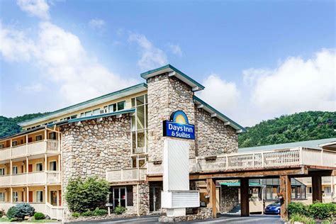 Days Inn And Suites Downtown Gatlinburg Parkway Tn See Discounts