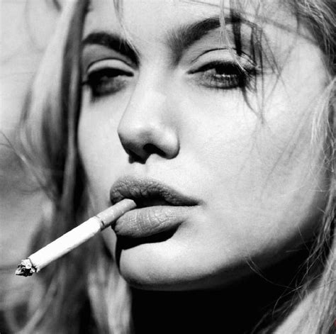 Angelina Jolie Blond Sigarette Black And White Angelina Jolie Ange