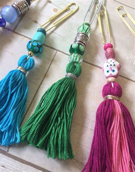 How To Make A Tassel And Beaded Bookmark In 2020 Beaded Bookmarks