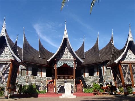 Mengenal Beberapa Rumah Adat Sumatera Barat