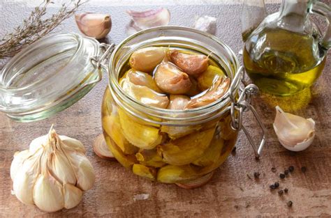 Ail confit à l huile d olive Recette
