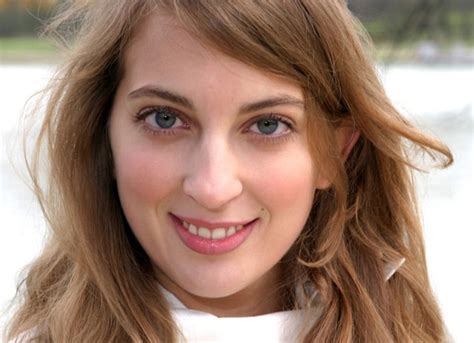 Die ihren studienplatz in heidelberg bekommen hat. Nora Binder Resimleri - Sinemalar.com