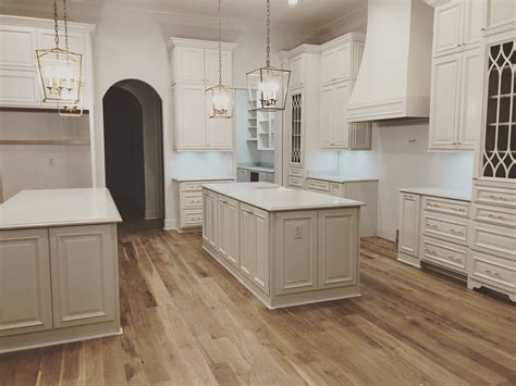 Natural Oak Floors With White Cabinets Blumer Chatroom Portrait Gallery