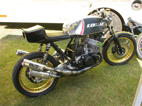 Bill wanted to build a 2 stroke street bike to run with would it be all that hard to do? Kawasaki 2-Stroke Triple | Flickr - Photo Sharing!