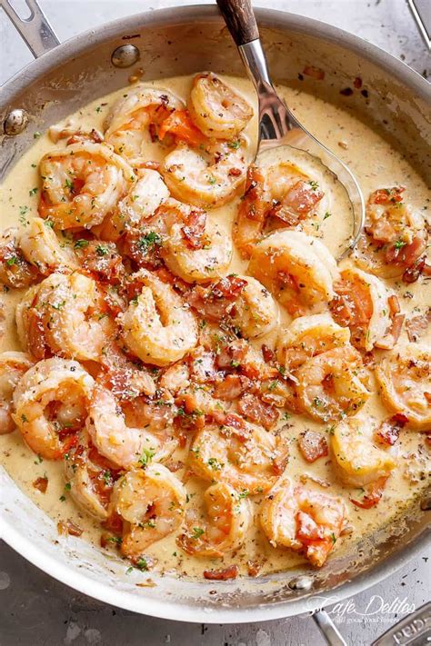 All the good stuff—meat and pasta or rice—are mixed together with vegetables and sauce in one dish that will fill. Carbonara Inspired crevettes Alfredo avec des morceaux de ...