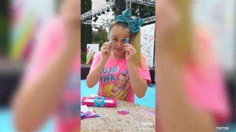 But the mask suddenly disappeared. Watch JoJo Siwa Create a JoJo Bow at Home ... in Seconds Video