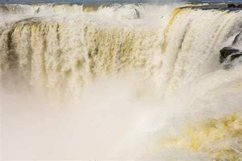 Premium Photo Devils Throat Fall In Iguazu River Brazil Argentina