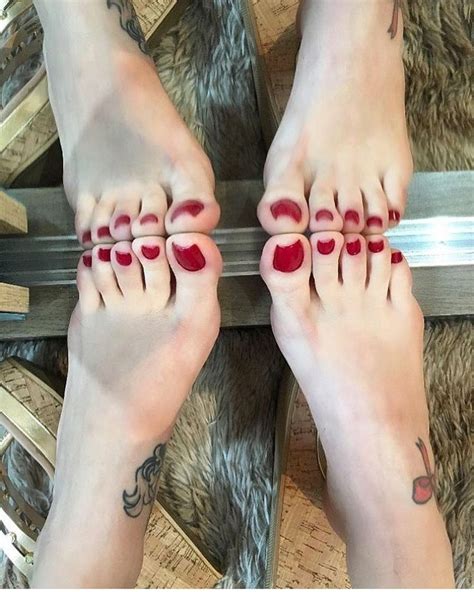 Pin By Markus Vormehr On Schöne Füße In 2020 Beautiful Feet Pretty Toes Beautiful Toes
