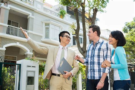 A Step By Step Guide To Becoming A Property Agent Or Real Estate Agent