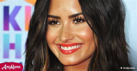 Demi Lovato 25 Makes A Daring Choice As She Reveals Her Cleavage In A