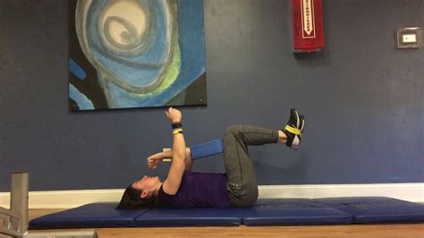 Supine Eccentric Hip Flexion With Opposite Arm Youtube
