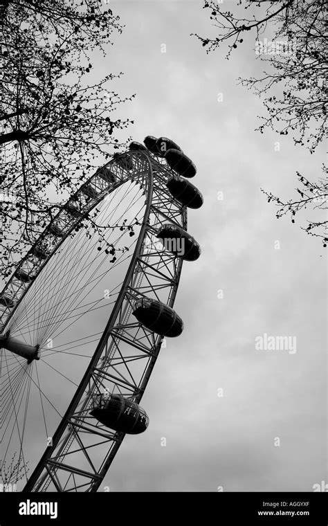 London Eye Black And White Stock Photo Alamy