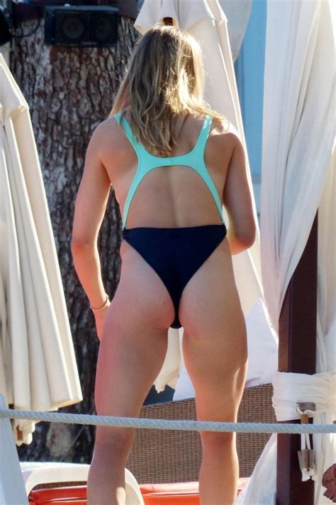 Eugenie Bouchard Sexy At The Beach In Mallorca Video