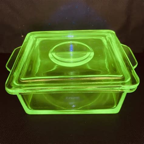 VINTAGE HAZEL ATLAS Uranium Vaseline Glass Covered Refrigerator Dish