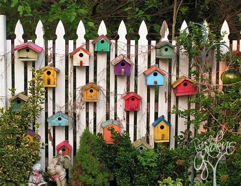 If you have a wood fence, you already know that it adds charm and curb appeal to your home. 13 Garden Fence Decoration Ideas To Follow | Balcony ...
