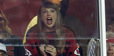 Taylor Swift And Travis Kelce Leave Chiefs Game Holding Hands After Loss