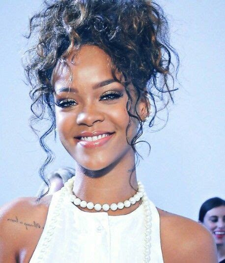 17 Nice Rihanna Curly Hairstyles Tutorials