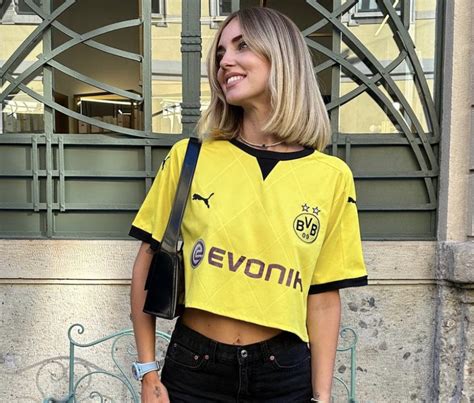 Chiara Ferragni Con La Maglia Del Dortmund Arriva La Risposta Epica