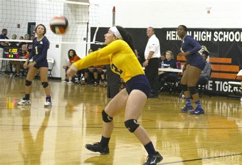Marion Volleyball Sweeps Through Herrin Invitational