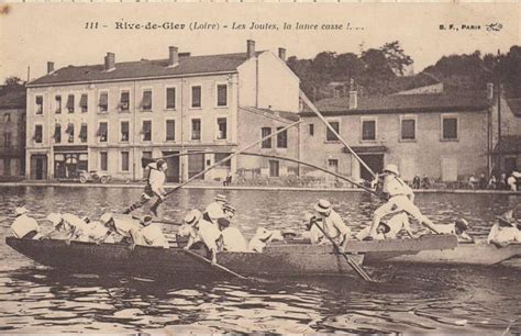 Jump to navigation jump to search. Photos et carte postales anciennes de Rive-de-Gier - Mairie de Rive-de-Gier et sa ville