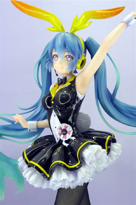 Freeings Hatsune Miku My Dear Bunny Ver 14 Scale