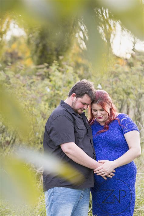 Maternity Couple Outdoor Portrait Photography ©zoe Nicole Photography Outdoor Portrait