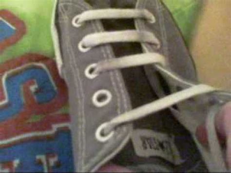 A gentlemen knows that his laces should be neatly parallel. How To Bar Lace Your Converse - YouTube