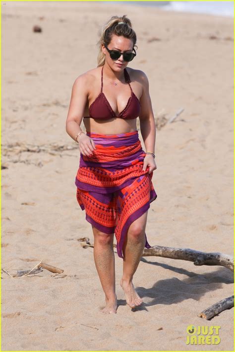 Hilary Duff Shows Off Her Hot Bikini Body In Hawaii Photo