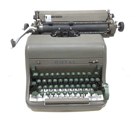 Lot Vintage Royal Typewriter