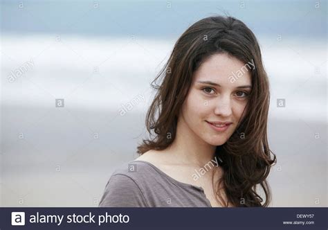 An older person can refer to young adults as kids but it usually means children. 20 year old girl Stock Photo: 60806403 - Alamy
