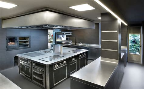 Descarga este vector premium de cocineros cocinando trabajador de alimentos personal profesional restaurante ilustración vectorial y descubre más de 10 millones de recursos gráficos en freepik. Un libro sobre arquitectura de restaurantes, mejor ...