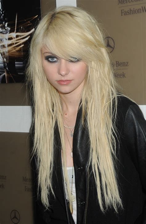 Taylor Momsen 2010 Pics Momsen Taylor Hot Pictures 2011