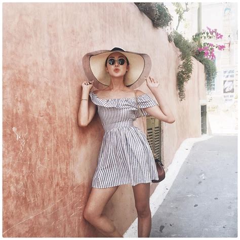 It's a pretty easy one to make and the off the shoulder look is so in right now. DIY: Off-Shoulder Dress (by Jetset Diaries) | Fashion, Chriselle lim, Dresses