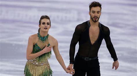 Papadakis Why Nip Slip Figure Skater Gabriella Papadakis Couldn T Stop To Fix Costume After