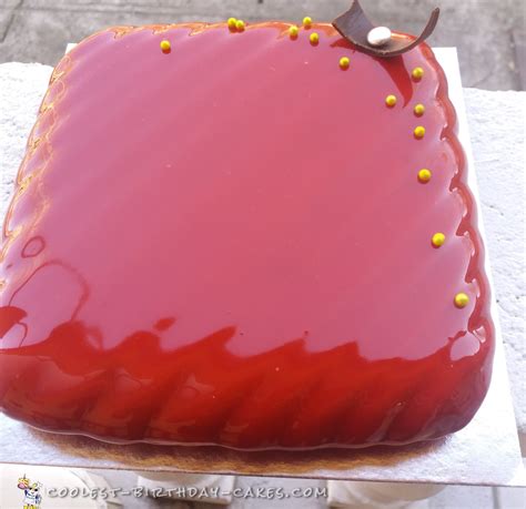 6 Awesome Homemade Mirror Glaze Cakes For The Coolest Frosting Ever