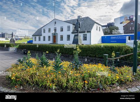 Iclandic Prime Ministers Office Hi Res Stock Photography And Images Alamy