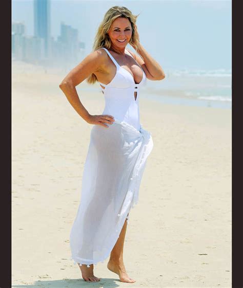 Carol Vorderman Flaunts Her Curves On The Beach Carol Vorderman Wows