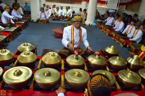 I S B D Kebudayaan Sekaten Di Surakarta