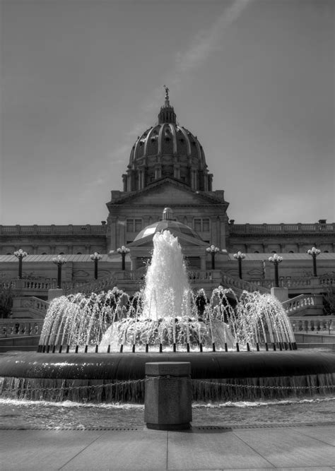 Pa State Capitol And Veterans Memorial Fountain Fineartamer Flickr