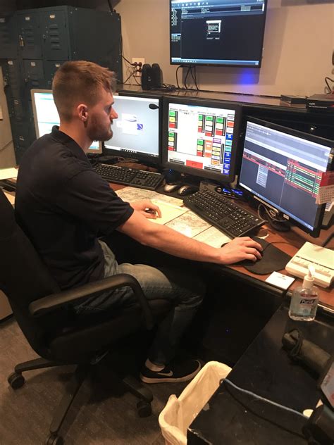 9-1-1 dispatchers, the unsung heroes of emergency situations | WBIW