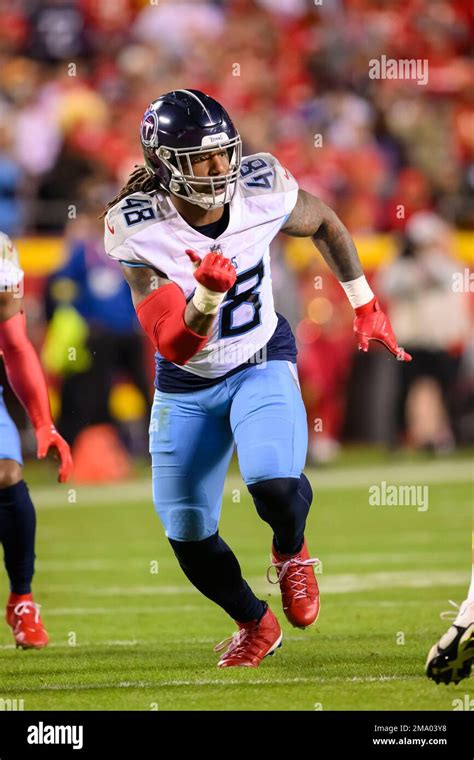 Tennessee Titans Linebacker Bud Dupree Rushes Against The Kansas City Chiefs During The First