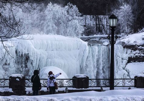 View Incredible Pictures Of Niagara Falls Frozen