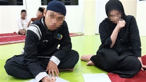 Siapa Ia Mahasiswi Unand Viral Kepergok Mesum Bersama Marbot Di Masjid Sembunyi Di Kolong
