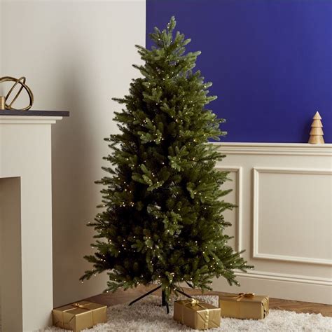 Santas Best 116 Function Pre Lit Deluxe Spruce Christmas Tree With