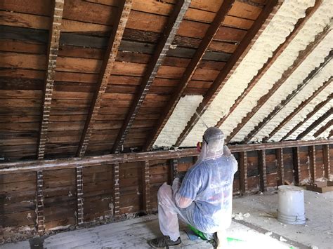 Installing a vaulted ceiling requires careful consideration of the building. Spray Foam Insulation Contractor | Oakwood Exteriors