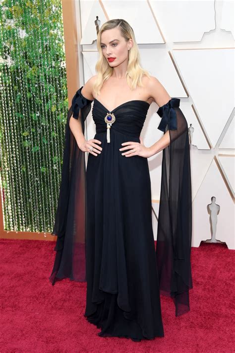 Next year's oscars delayed due to the coronavirus. Margot Robbie's Vintage Chanel Dress at the Oscars 2020 ...