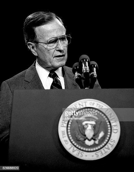 Washington Dc 4 18 1991 President George Hw Bush Along With News